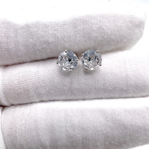 7mm Round Cz Solitaire .925 Sterling Silver Stud Earrings - Picture 11 of 16
